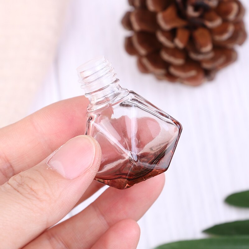 Auto Ornament Perfume Bottle Hanging Air Freshener Perfume Fragrance Diffuser Empty Glass Bottle 8ml Car Diamond Shape Pendant